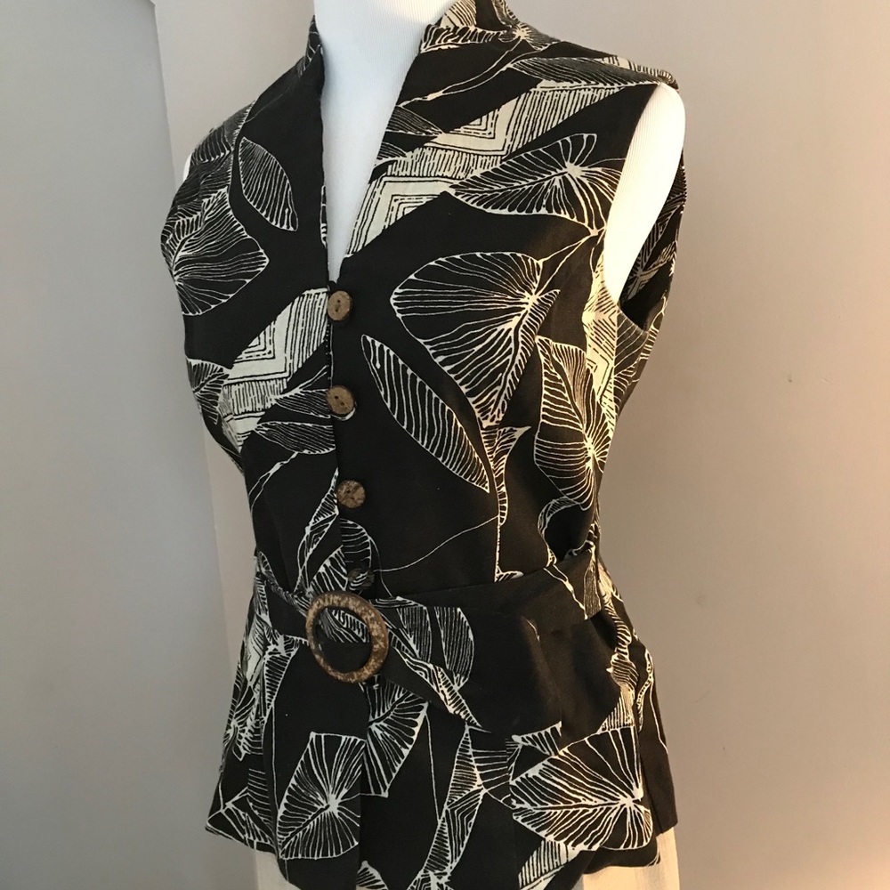 Tropics style lightweight shirt/pants combo.